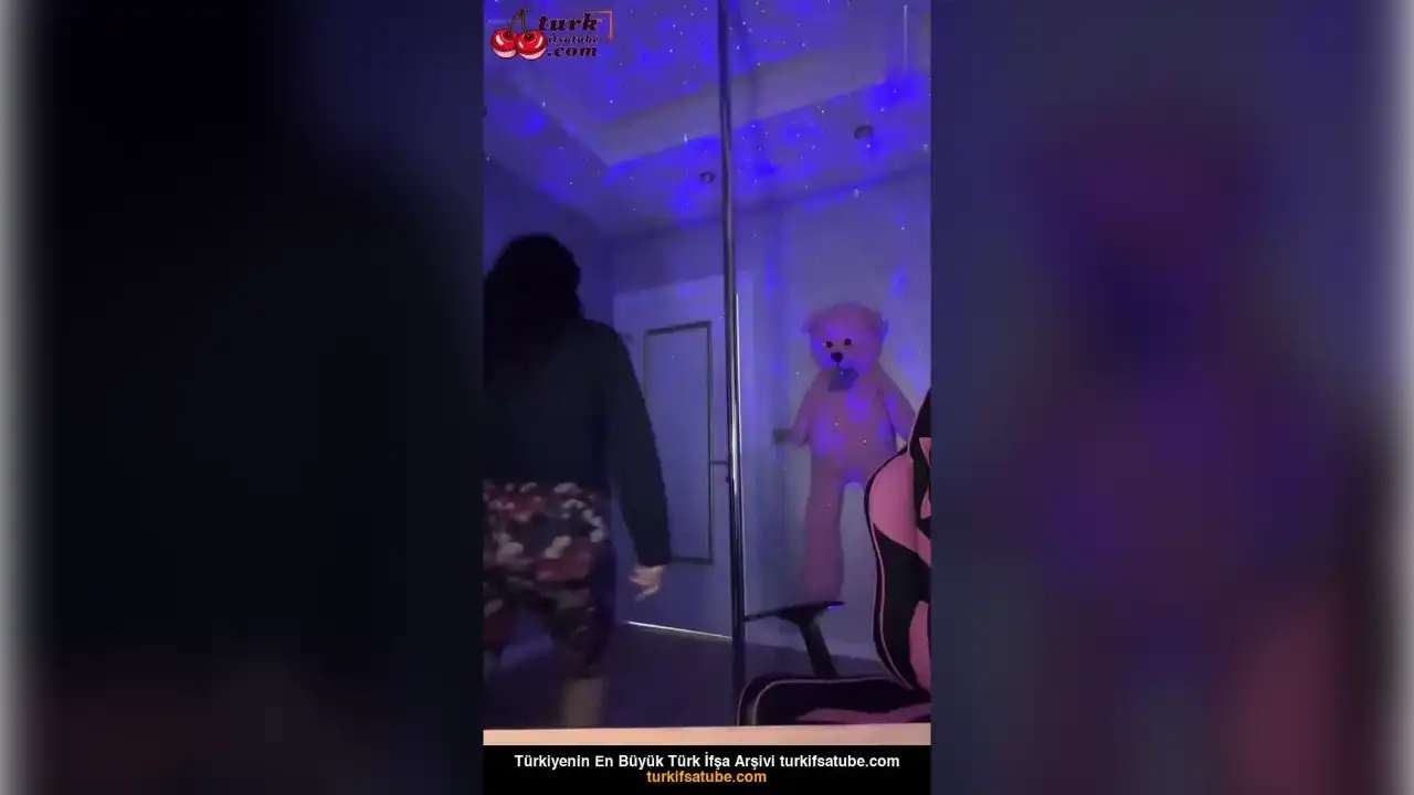Melek Azad Ifşa Eski Evinde Twerk Bari Yari Bari Yari İfşa Videoları
